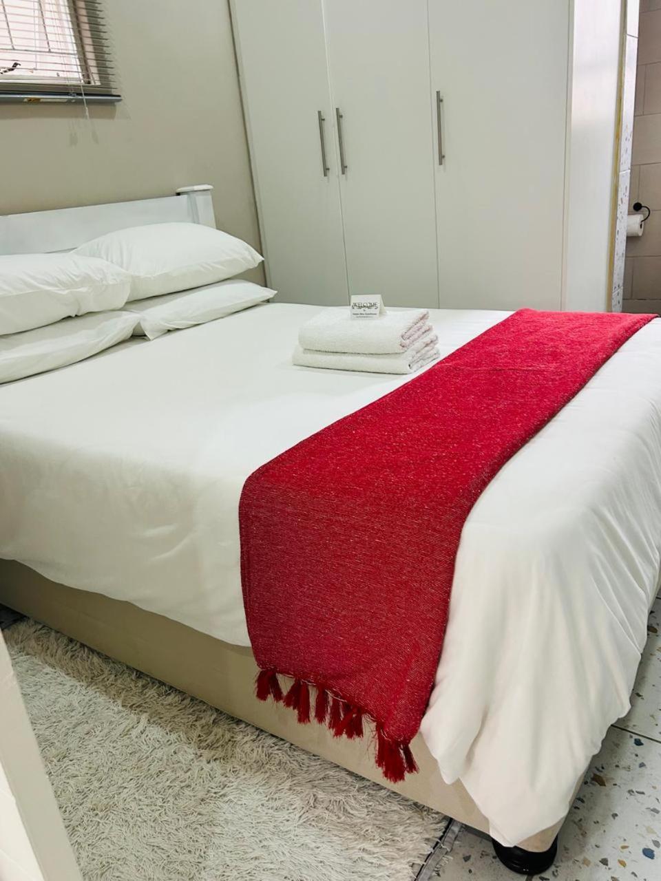 Hidden Bliss Guesthouse East London Extérieur photo