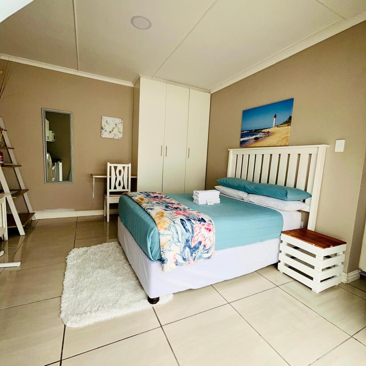 Hidden Bliss Guesthouse East London Extérieur photo
